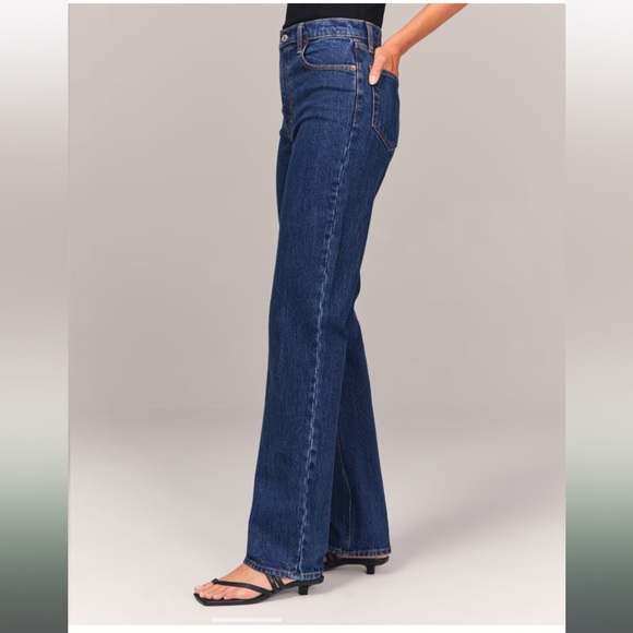Abercrombie 90’s Straight Ultra High Rise Jeans - Picture 6 of 7